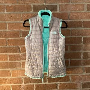 Girls North Face reversible vest-size Medium 10-12